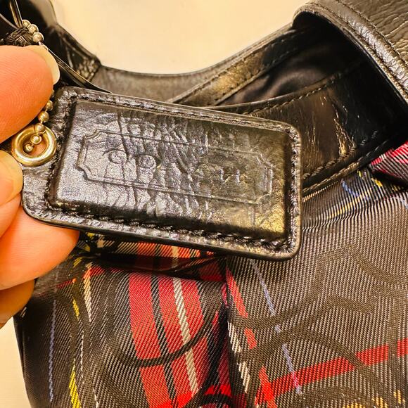 Vintage Y2K Coach Soho Lynn Pleated Tartan Plaid Buckle-Flap Hobo Shoulder Bag - Picture 4 of 10